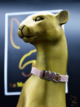 Charger l'image dans la galerie, Collier pour chat en velours avec un cœur