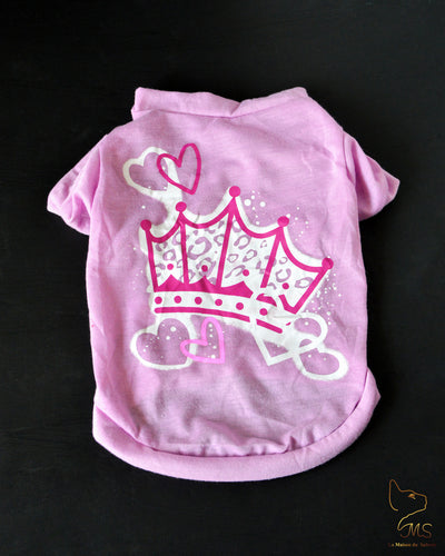 Tee shirt pour chat rose avec une couronne