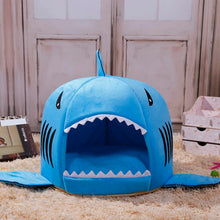 Charger l&#39;image dans la galerie, Panier pour chat - Design requin - Existe en 3 tailles et 3 coloris