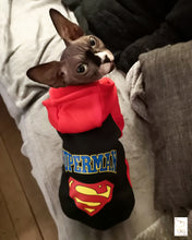 Charger l&#39;image dans la galerie, Pull pour chat noir et rouge avec inscription Superman